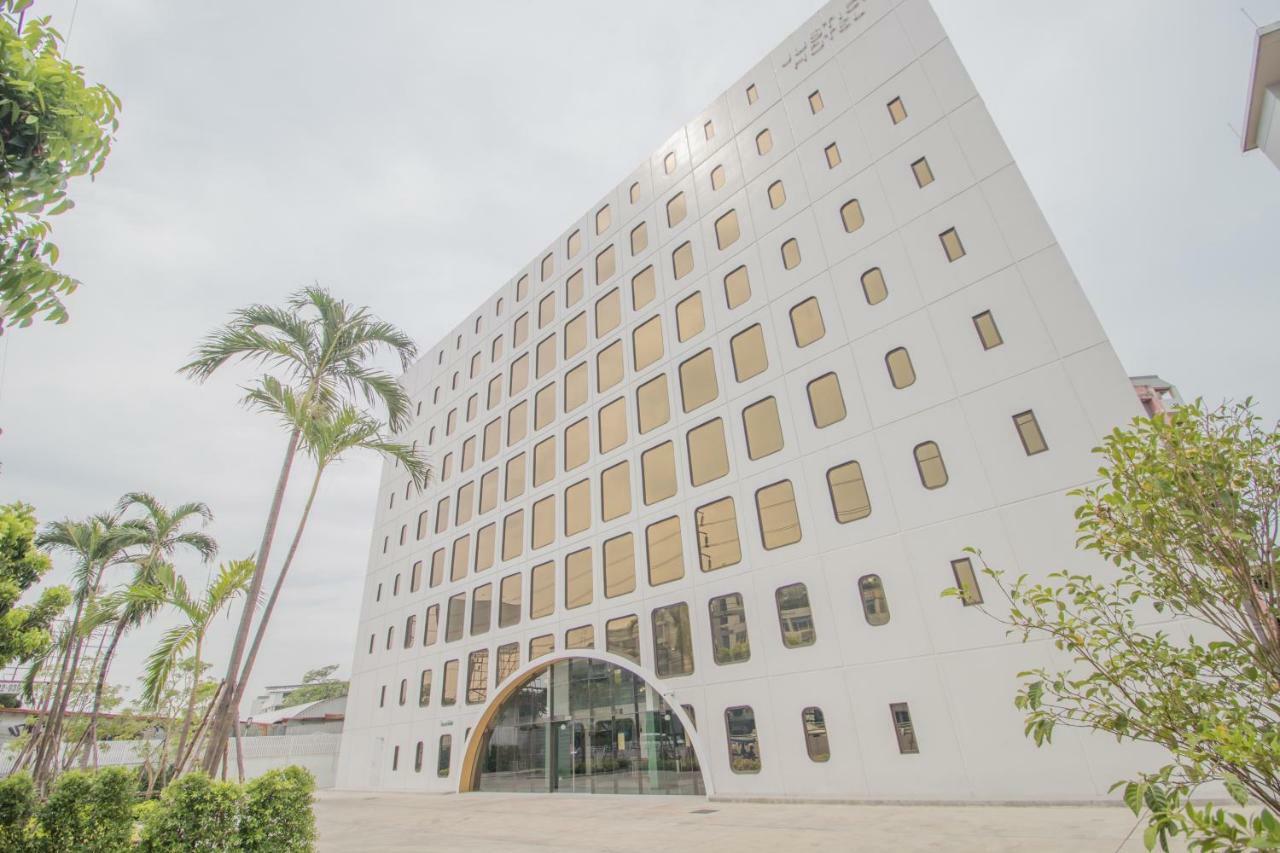 Justice Hotel Bangkok Exterior foto